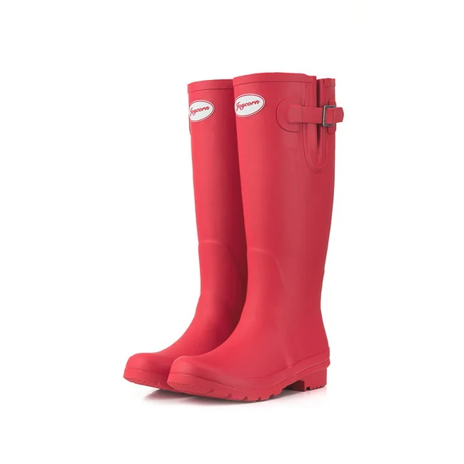 下雨天也可以穿的很潮,潮牌界雨具大佬!