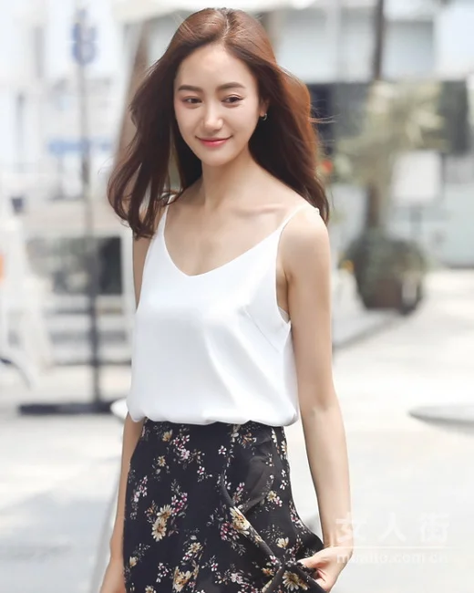 穿上这些吊带装 没了空调照样活