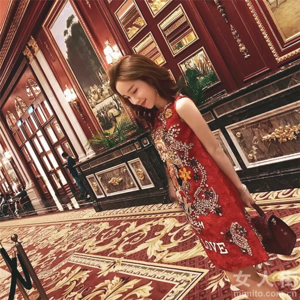 日常OR正装?轻奢连衣裙HOLD住全场