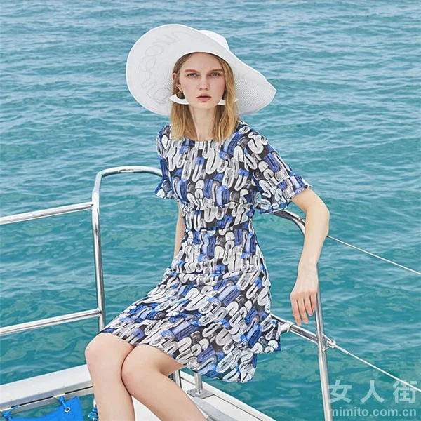 日常OR正装?轻奢连衣裙HOLD住全场