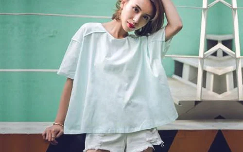 女生衣服颜色搭配_女生怎么搭配衣服