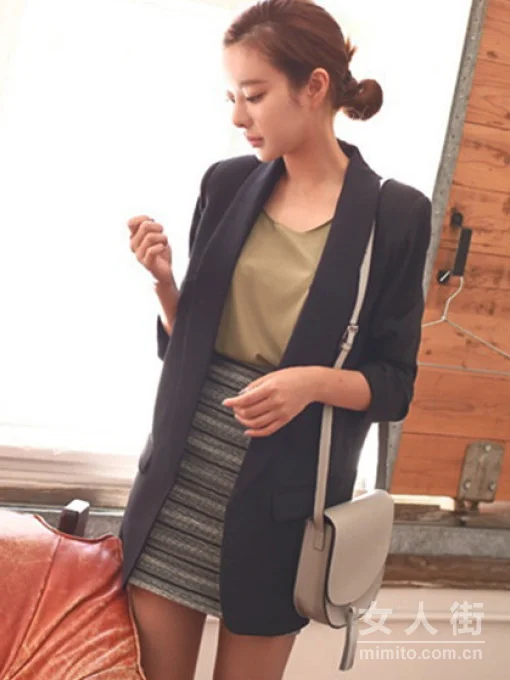 平胸妹子小西服穿搭，穿出高级性感效果