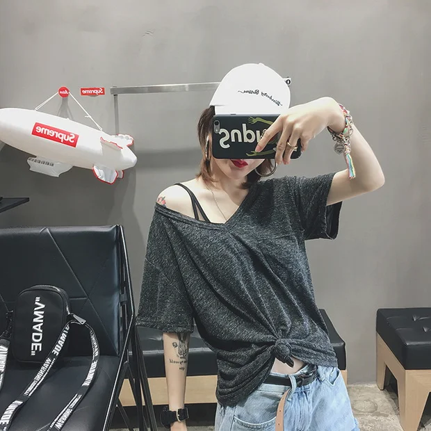 街头风T恤，女生也能穿出个性美