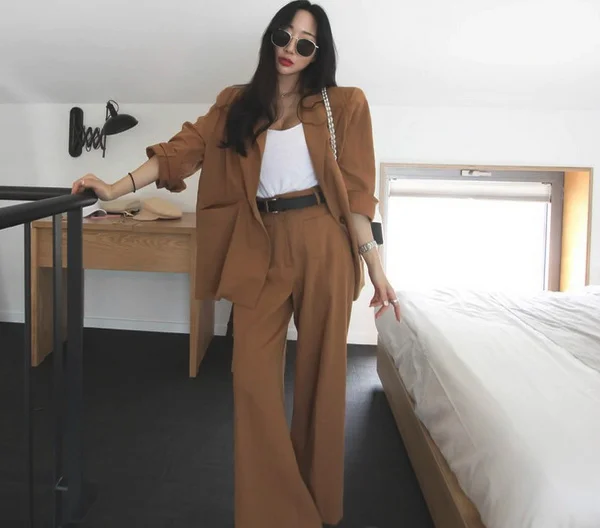 揭秘御姐的衣橱,带你玩转职场气质穿搭