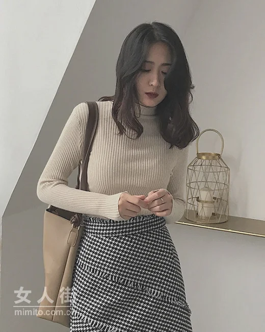宽松毛衣穿搭，给你满满女人味