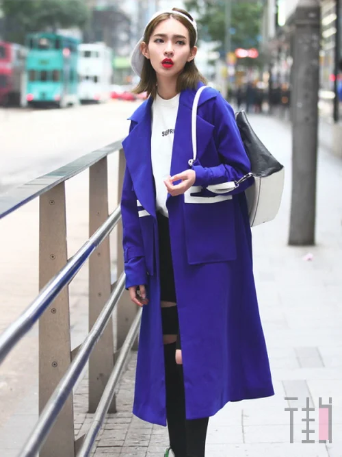 早春女人流行单品，长款风衣穿出九头身