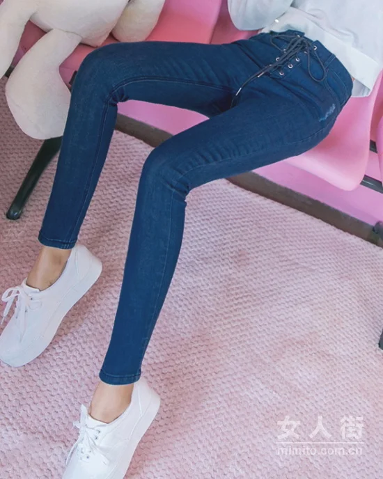 深冬内搭穿什么？打底+牛仔裤简单美