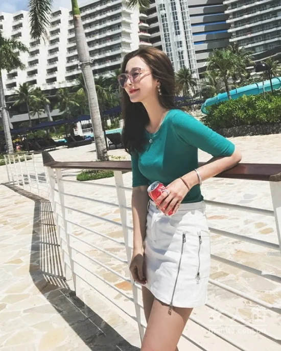 不骄不躁的针织衫，秀出你的文艺范