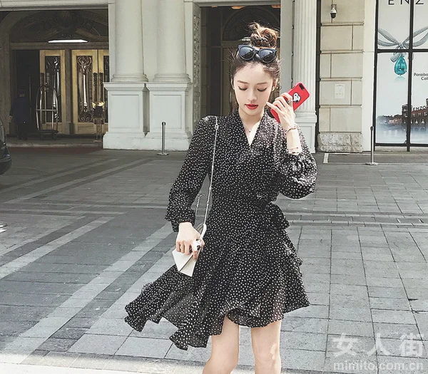 夏日穿搭攻略：连衣裙打造十足女人味