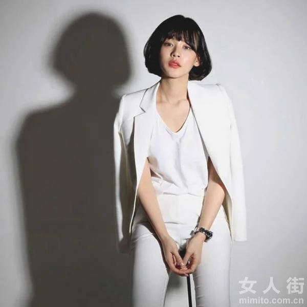 干练中性魅力，穿西装的女人最迷人！
