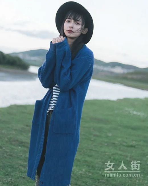 别急着套大衣，选好针织开衫衬衣更美