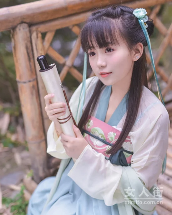 美少女的迷人韵味，谁说汉服不能日常化？