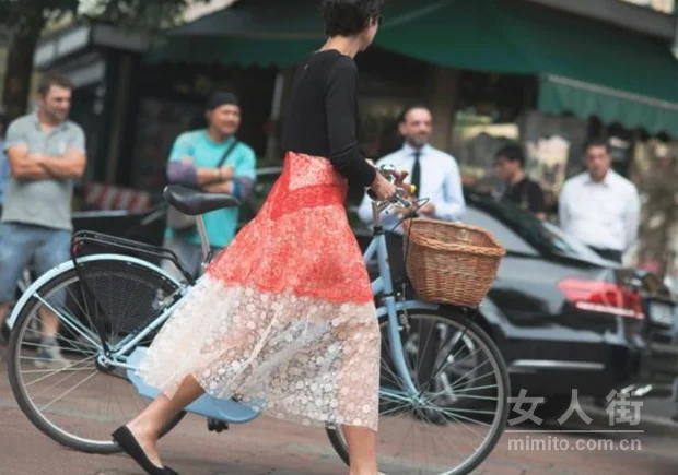 95后少女的穿衣经 镂空蕾丝仙气十足