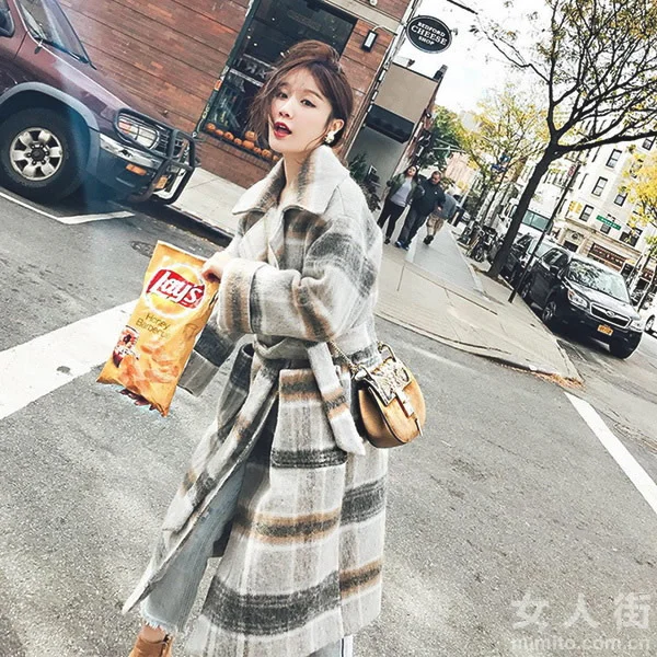今冬流行翻领大衣，让你出街更时髦