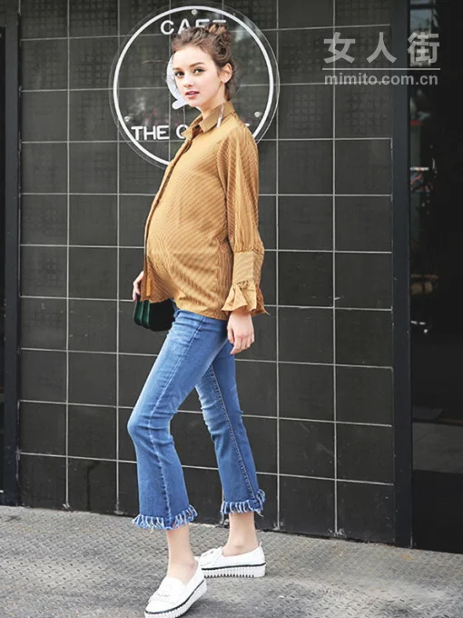 孕妇时尚穿搭，孕妇裤给肚子留点空间！