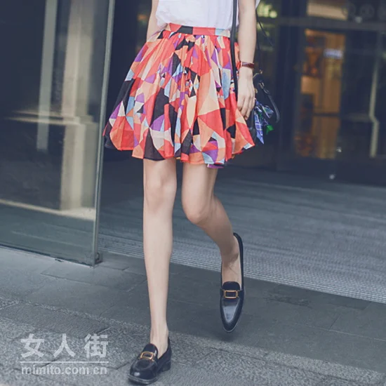 无短裙不夏天，秀出美腿去撩汉！