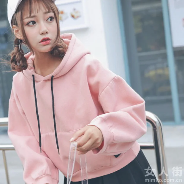 女生的潮范卫衣,冬日穿搭还得靠它