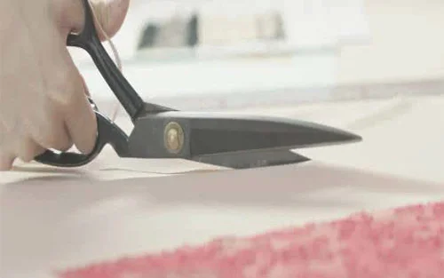 服装设计的图纸怎么样才能去打版_服装打版四个步骤