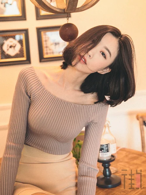 出行穿搭小心机 穿露肩衫做女神