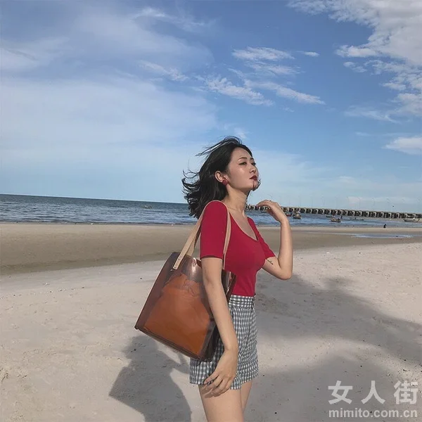 T恤撞上青春，大胆撞色穿出少女感