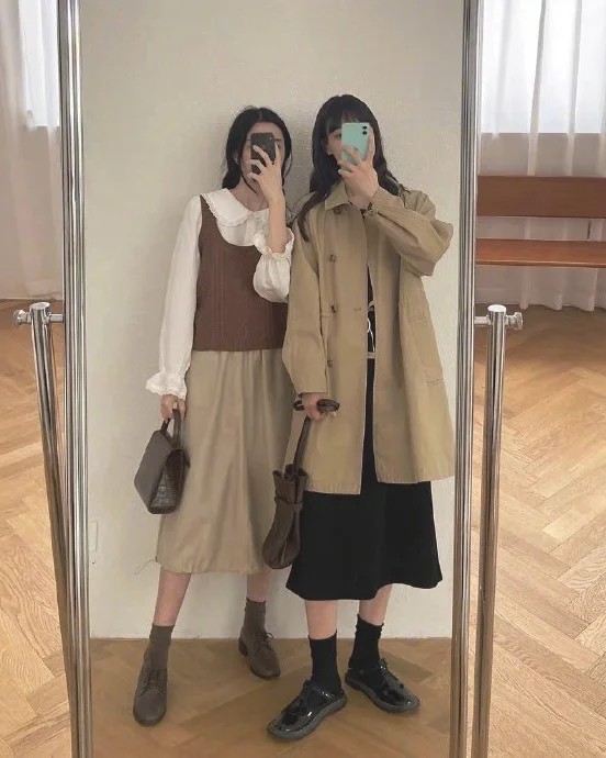 配色高级温柔的早秋闺蜜出游穿搭