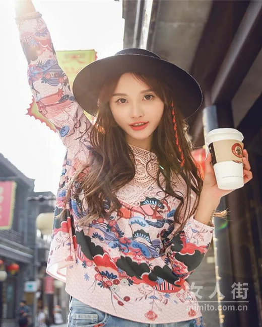 冬日蕾丝穿搭示范，娇媚有气质