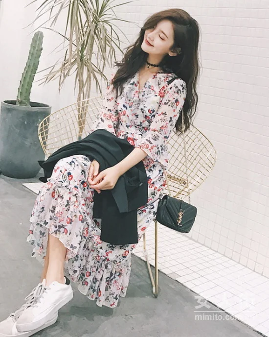 美人儿的夏天，一条碎花裙变身小清新！