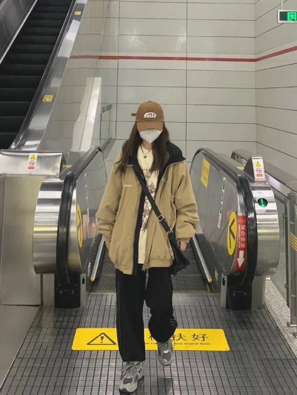 又甜又酷！小个子女生秋冬穿搭示范