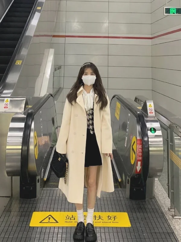 又甜又酷！小个子女生秋冬穿搭示范