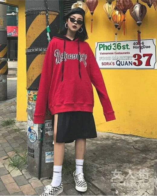 卫衣新模式已开启，如何把时髦穿身上？