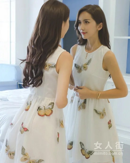 美人儿的夏天，一条碎花裙变身小清新！