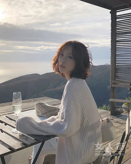宽松外套叠穿搭配，女生慵懒范儿这样穿