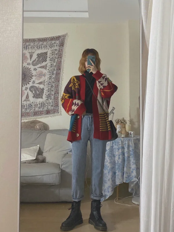 黑色马丁靴秋冬季穿搭示范，这样穿有型又显瘦