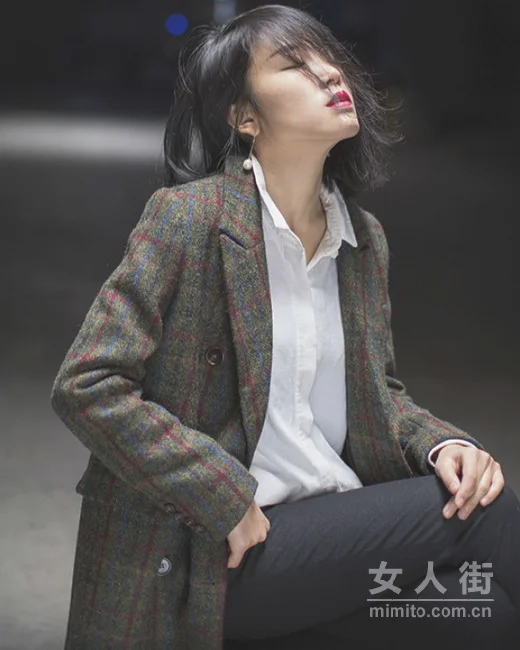 入秋没有外套，要多尴尬又多尴尬