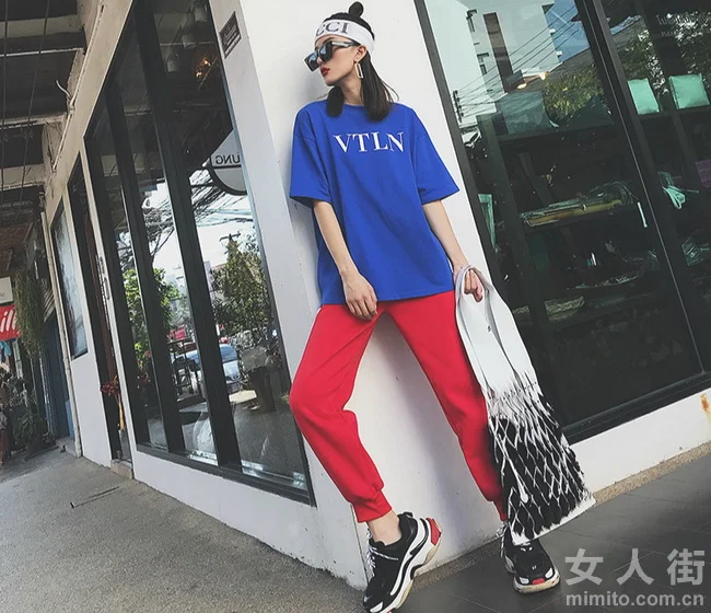 个性十足的短搭配，夏日出街给你更多可能