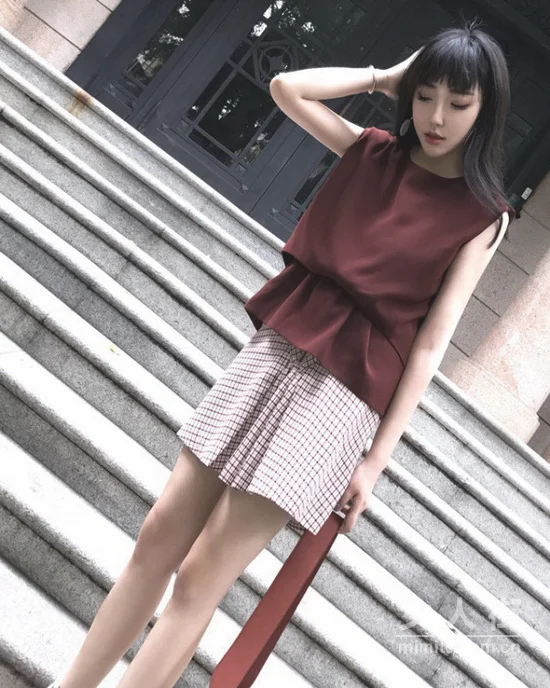 今夏复古风回潮，格纹控女生慎入