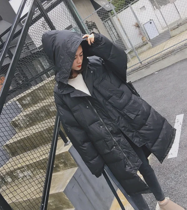 羽绒服穿这个颜色才不会显臃肿