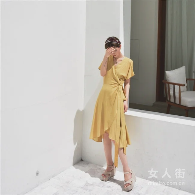连衣裙要按体形选，巧妙穿搭才时尚