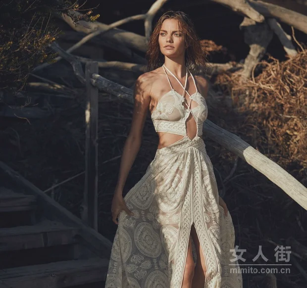 度假风女神级美裙，摆脱单调的游客照