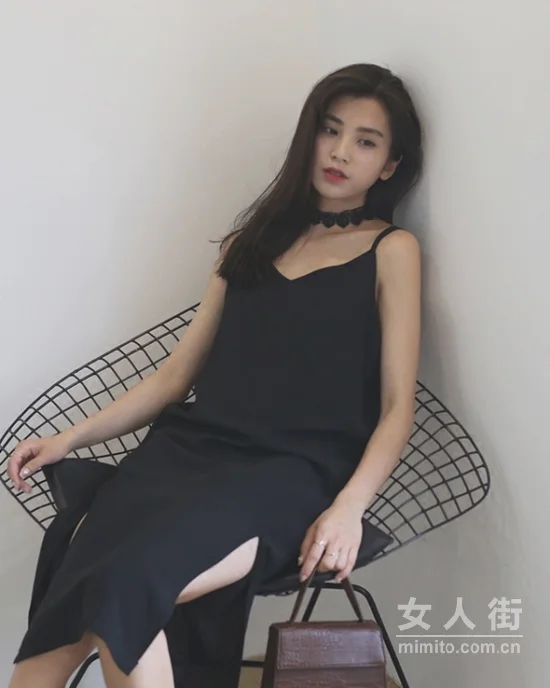 吊带穿搭示范，勾魂摄魄迷煞人