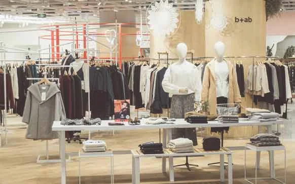 服装陈列前景如何