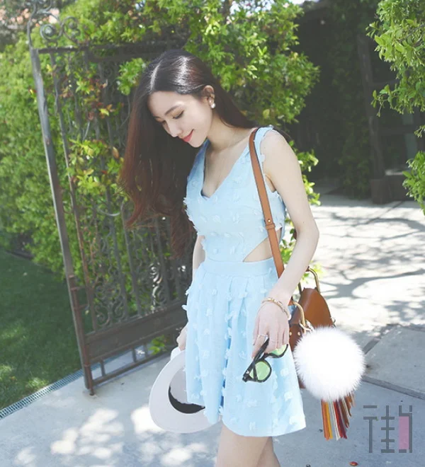 放弃小清新风格，学女神的小性感衣品