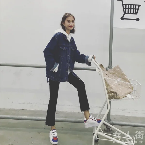 牛仔外套又红了，冬天这么穿太chic