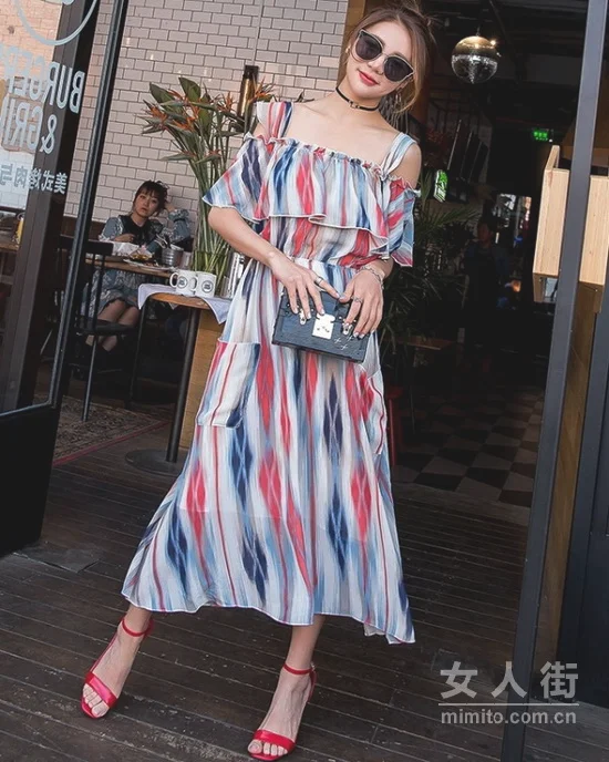 刻板太单调！不妨试试一字领
