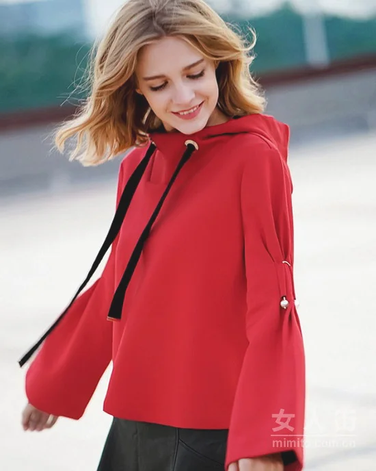 妹纸们的减龄神器,简单卫衣万能搭