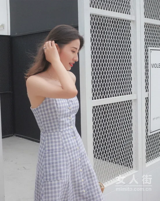 拒绝千篇一律，连衣裙要有点小惊艳