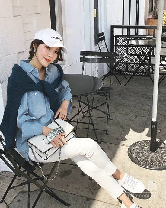 牛仔控女生春季的正确穿搭示范