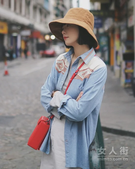 牛仔控女生春季的正确穿搭示范