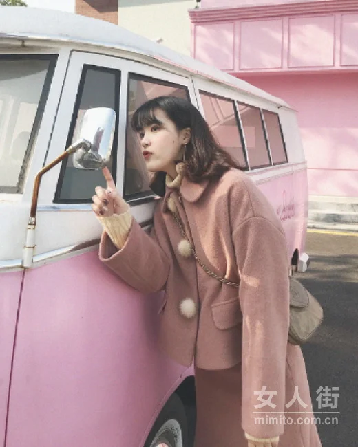 时尚毛呢大衣，穿出你的青春“芳华”