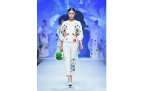 服装设计的人体怎么画_服装设计模特怎么画